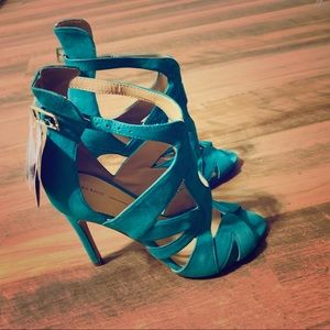NWT Teal Zara heels